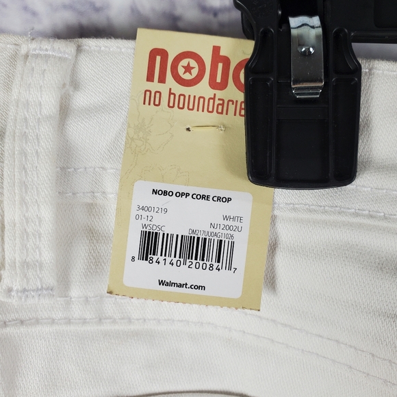 NWT No Boundaries 5 Pocket Capri Jeans, 15, White - Picture 8 of 13